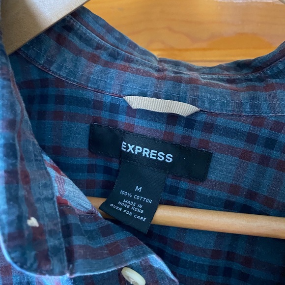 Express button down - Picture 2 of 4